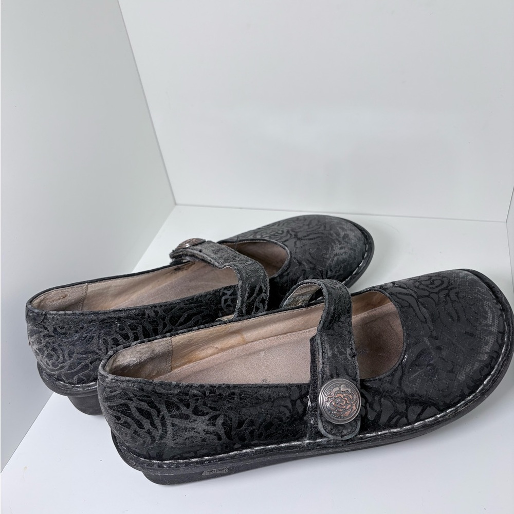 Alegria Black faded Floral Mary Jane Flats size 37